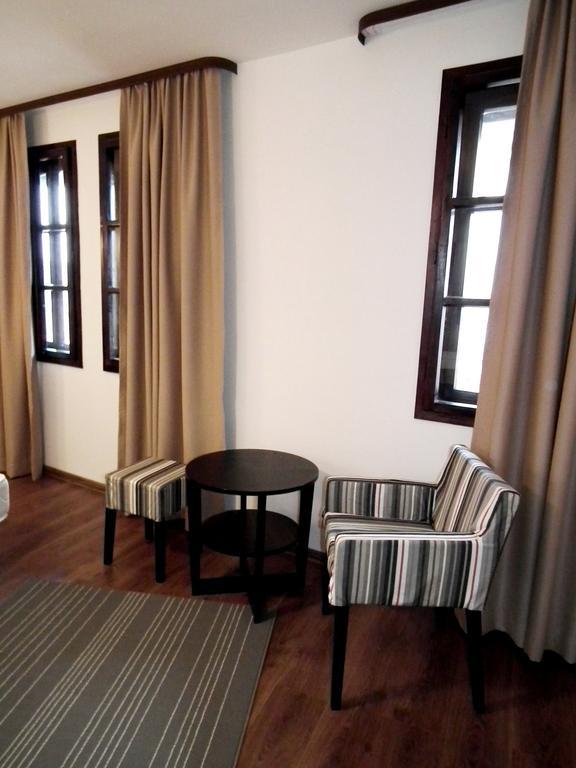 White House Veliko Tarnovo Quarto foto